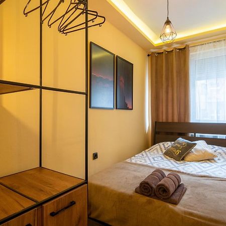Apartments Skopje Downtown ภายนอก รูปภาพ