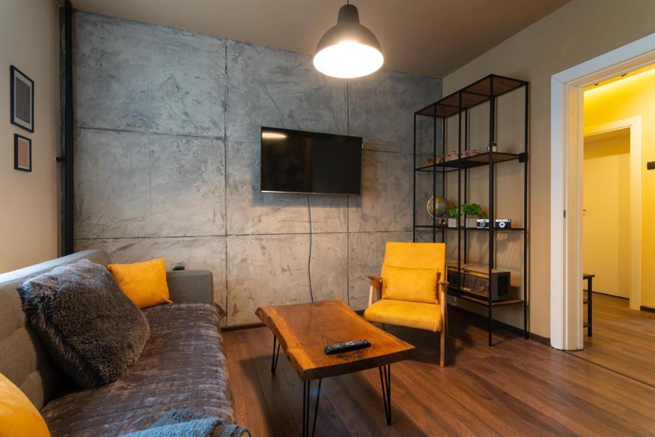 Apartments Skopje Downtown ภายนอก รูปภาพ