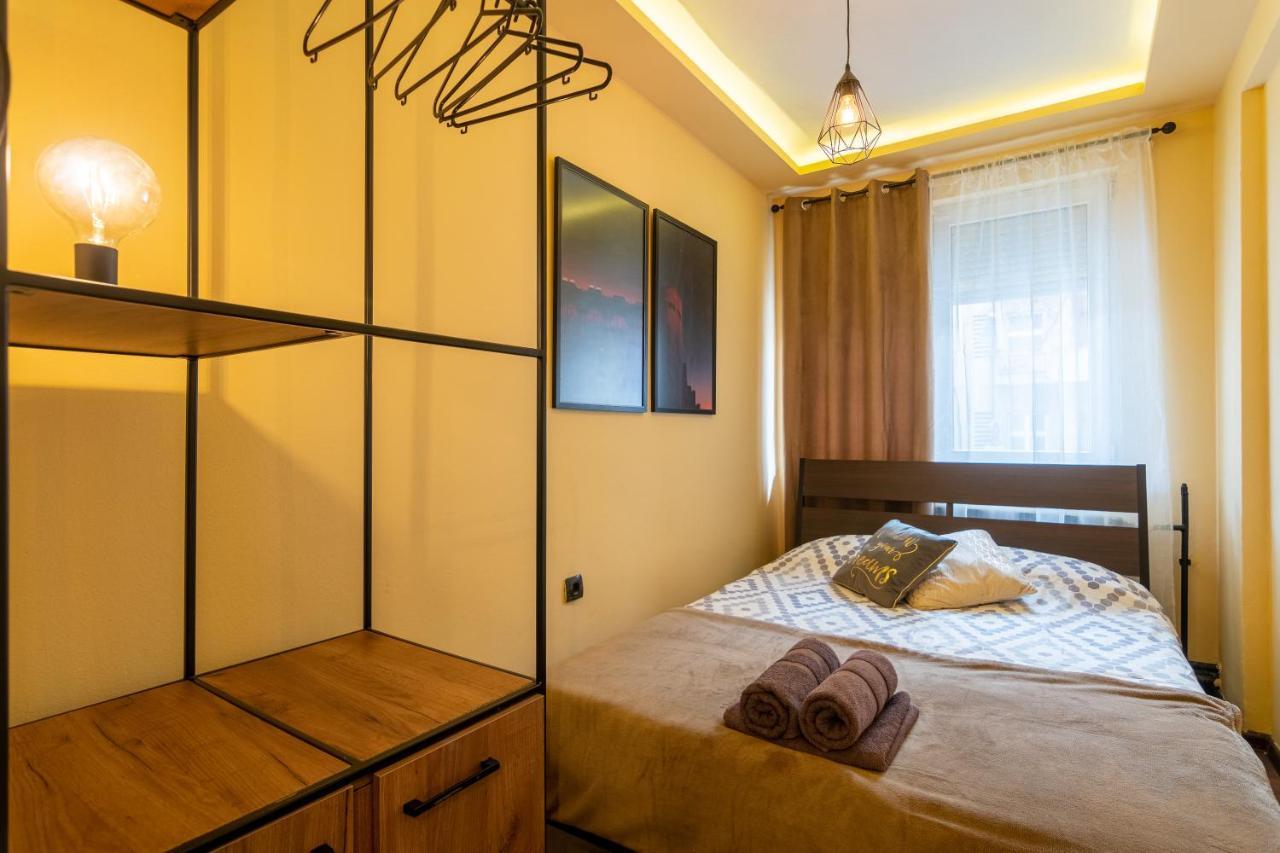 Apartments Skopje Downtown ภายนอก รูปภาพ