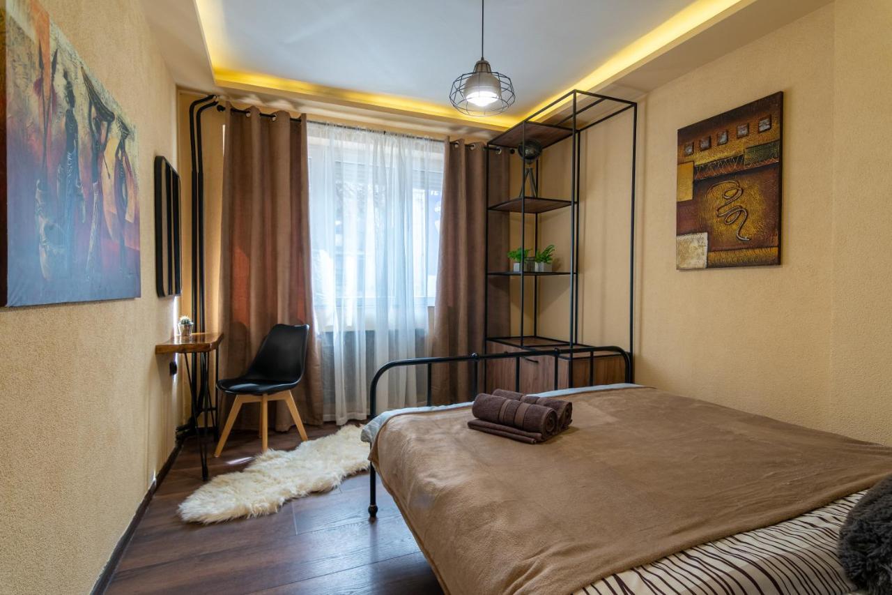 Apartments Skopje Downtown ภายนอก รูปภาพ