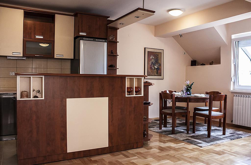 Apartments Skopje Downtown ภายนอก รูปภาพ