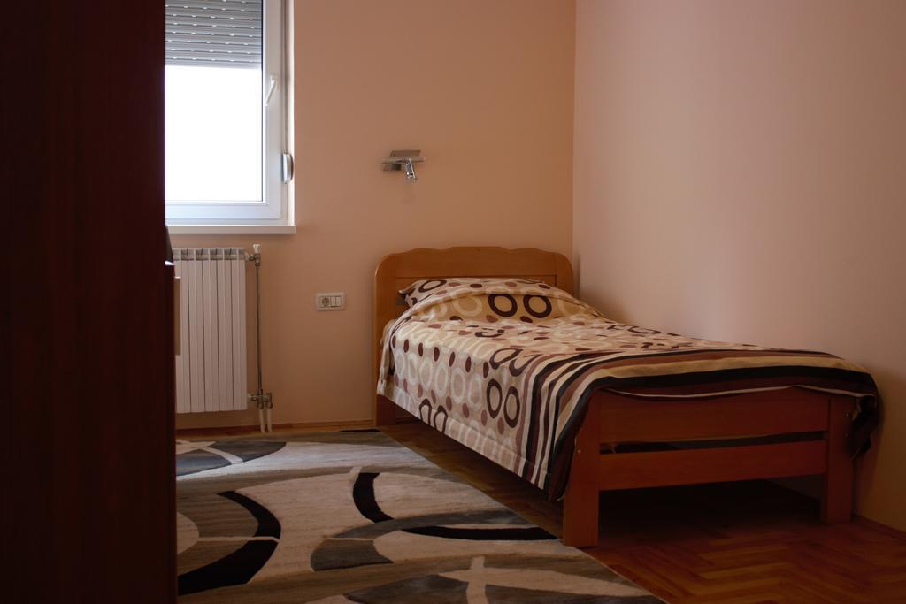 Apartments Skopje Downtown ภายนอก รูปภาพ
