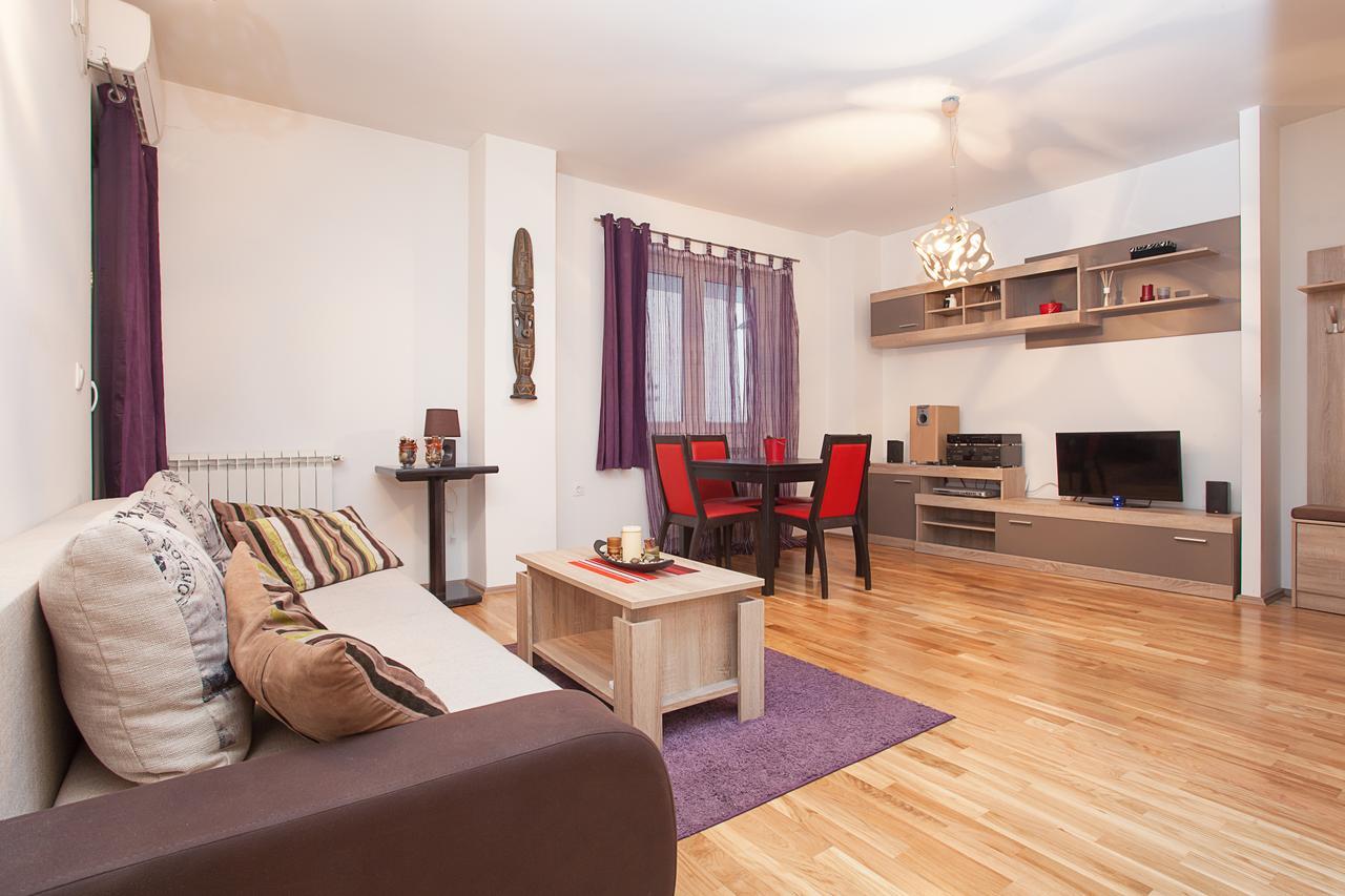 Apartments Skopje Downtown ภายนอก รูปภาพ
