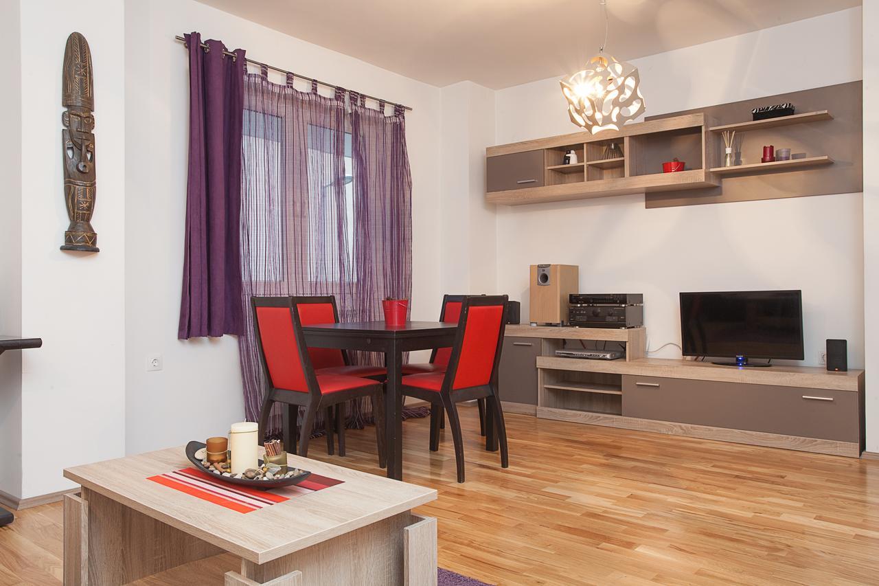 Apartments Skopje Downtown ภายนอก รูปภาพ