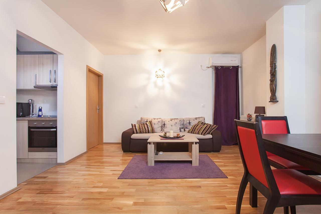Apartments Skopje Downtown ภายนอก รูปภาพ